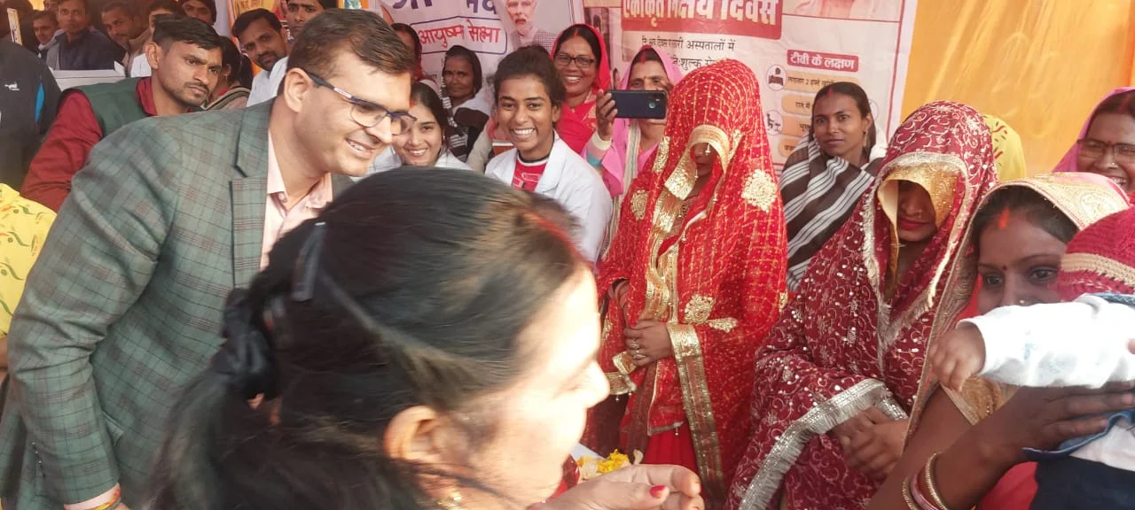 बहराइच के मिहीपुरवा गंगापुर में विकसित भारत संकल्प यात्रा का हुआ भव्य स्वागत Vikas Bharat Sankalp Yatra received grand welcome in Mihipurwa Gangapur of Bahraich-बहराइच के मिहीपुरवा गंगापुर में विकसित भारत संकल्प यात्रा का हुआ भव्य स्वागत