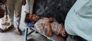 बहराइच : साइकिल से भरथापुर गांव जा रहे युवक को हाथी ने सूंड से पटक कर पैरों से रौंदा, हालत गम्भीर... देखें Video Bahraich: A young man going to Bharthapur village on a bicycle was trampled by an elephant with his trunk, his condition is critical... watch video